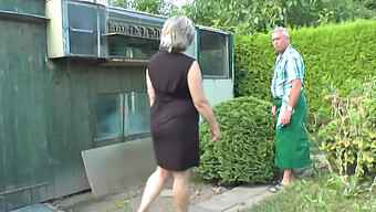 Compilation Di Vicina Di Casa Milf Che Si Fa Scopare In Giardino