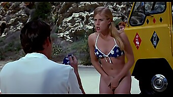 Η Amy Adams Σε Ένα Psycho Beach Party Orgy