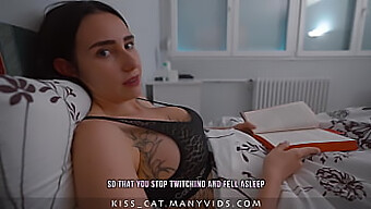 Video Hd Cu Mama Vitregă Care Îi Face O Handjob Fiului Vitreg Și Primește Creampie