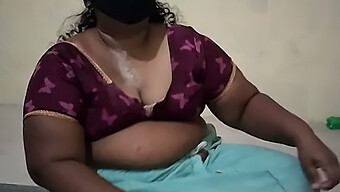 Coimbatore Akka หน้าอกใหญ่ได้รับการ Handjob และ Cock Sucking