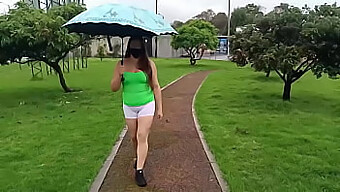 Assista Aos Peitos Naturais E De Camelo De Uma Vadia Colombiana Em Ação