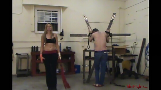 Taylor Dawn'S Bondage Och Whipping Session