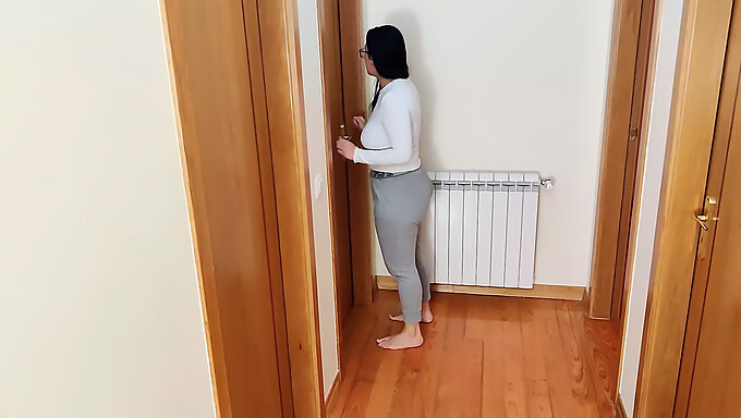 Pawg Stepmom'S Hot Solo Session Ends In A Satisfying Orgasm