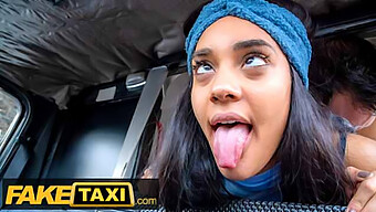 Capri Lmonde, Một Tài Xế Taxi Giả Vờ, Khoe Mông Hấp Dẫn Của Mình Trên Một Con Cặc To, Dày