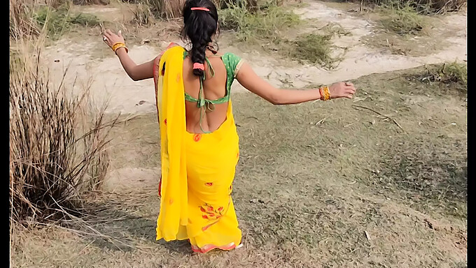 18-Year-Old Indian Girl Enjoys Outdoor Sex With A Big Ass