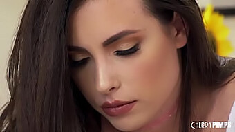 Velká Přirozená Kořist Casey Calvert Dostává Drsný Anální Sex