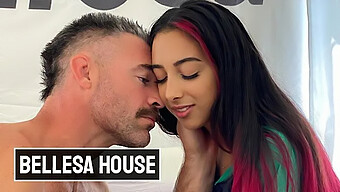 Kiarra Kai และ Charles Dera ใน House Episode 17