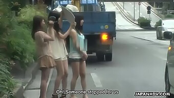 Remaja Jepun Shiori, Nozomi Dan Yuuko Dalam Kereta Dan Aksi Oral