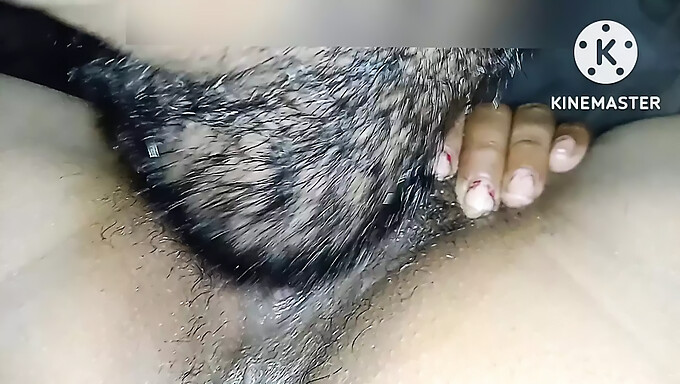 Hd-Video Einer Jungen Indischen Teenagerin, Die Ihre Muschi Geleckt Und Gefickt Bekommt