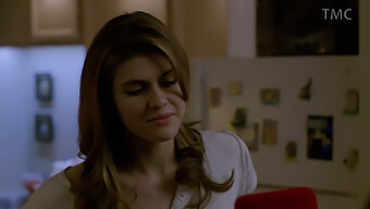 Le Gros Cul D'Alexandra Daddario Dans Une Scène De True Detective