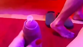 ¡amateur Bottom Se Enfrenta A Una Gran Polla En Este Video Hd! ¡no Te Lo Pierdas!