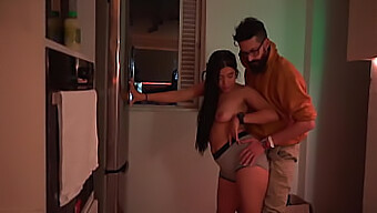 Hermosa Adolescente Colombiana Seduce A Cipriani En Su Cocina