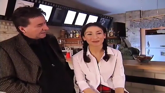 Vintage Avrupa Amcığı Dar: Sibel Kekilli Klasik