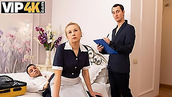 Schau Zu, Wie Eine Sexy Milf In Einem Hotelzimmer Gefickt Wird