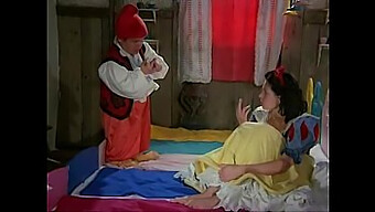 Blancanieves Y Los Siete Enanos: Un Video Porno De Fantasía