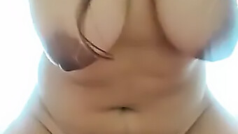 대학생 18+ 라틴 여성이 꽉 끼는 엉덩이를 따먹혀서 오르가즘을 느낍니다