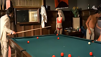 Brooke West I Coed Fever (1981) - En Komedi Porrfilm