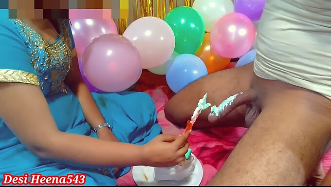 Festa De Aniversário Da Desi Heena Com O Marido Em Um Vídeo De Adolescente Asiática Famosa (18+)